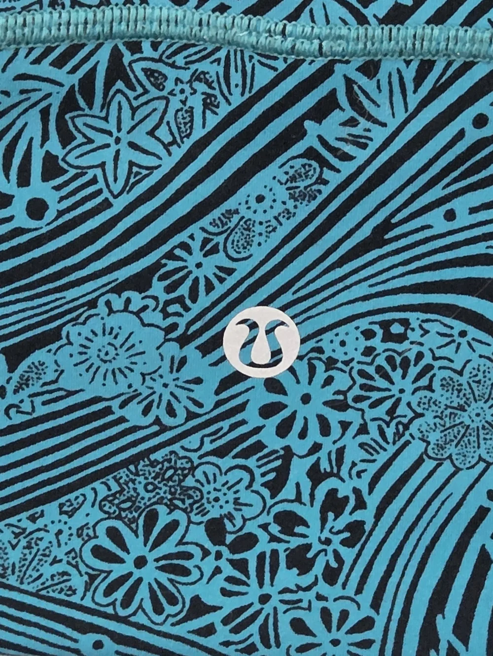 Lululemon Turquoise & Black Patterned Leggings Size 10 - Picture 6 of 9